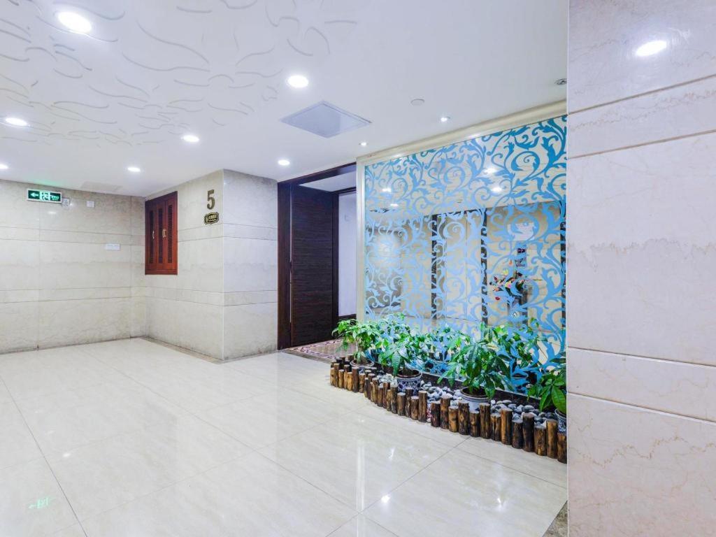 New World Hotel Гуанчжоу Экстерьер фото