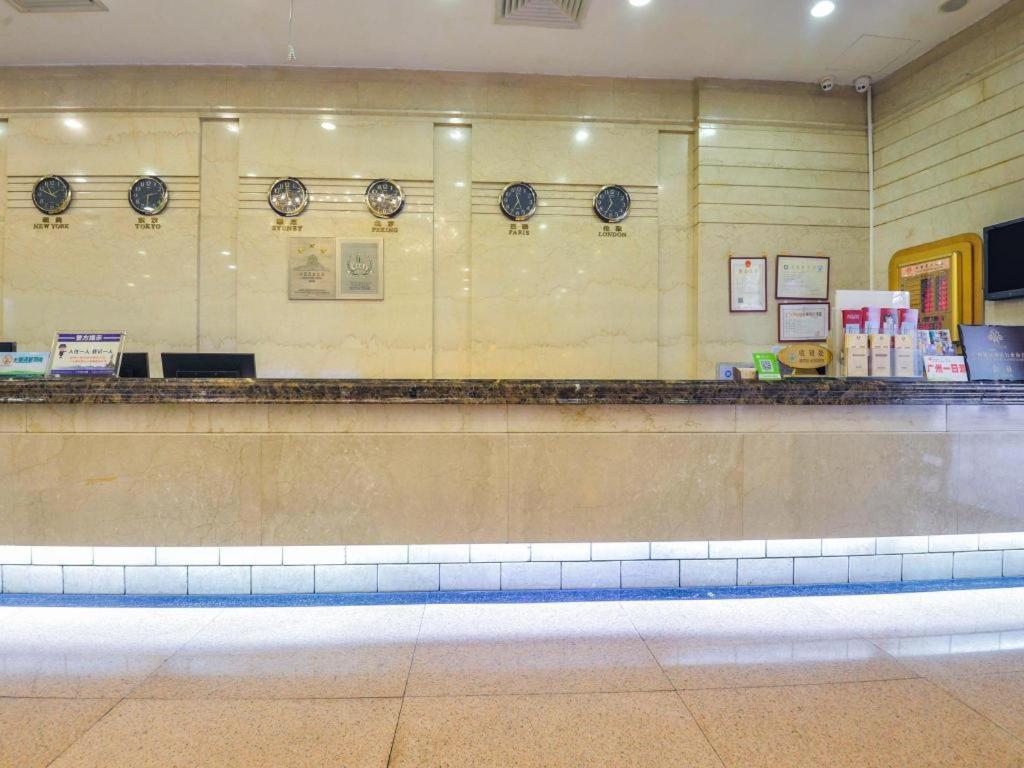 New World Hotel Гуанчжоу Экстерьер фото