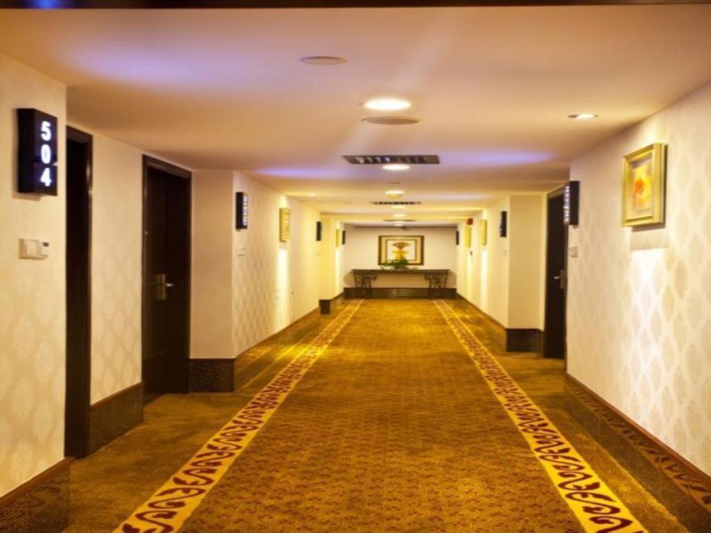 New World Hotel Гуанчжоу Экстерьер фото